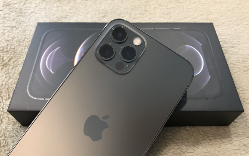 Iphone 12 Pro 石墨黑色開箱 蘋果經典機身設計再現 超強夜拍功能 Play智慧家庭